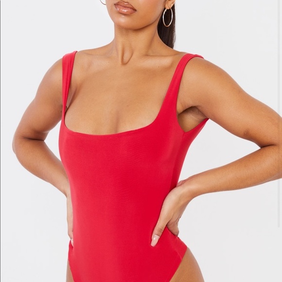 PrettyLittleThing Red Bodysuit - Picture 2 of 5
